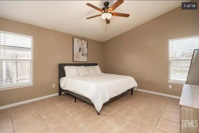 5506 Seasons Drive, Bakersfield, CA 93313