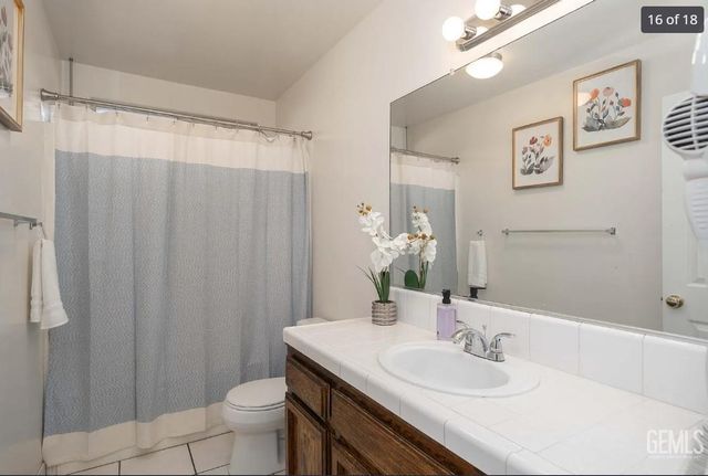 5506 Seasons Drive, Bakersfield, CA 93313