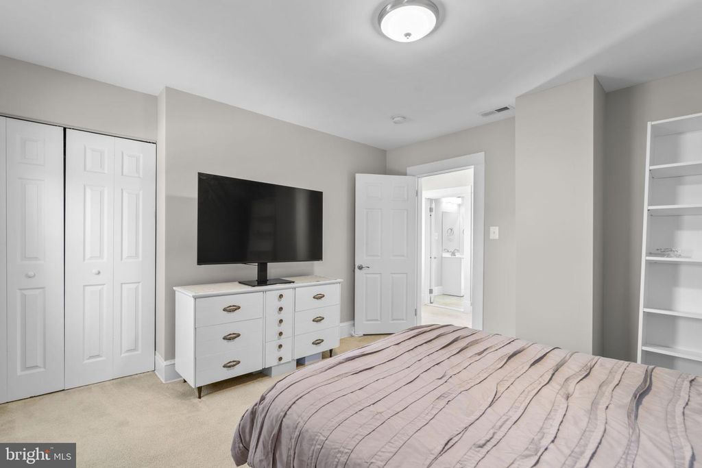 Image 27 of property listing at 2843 PENNSYLVANIA AVE, Baltimore, MD 21227