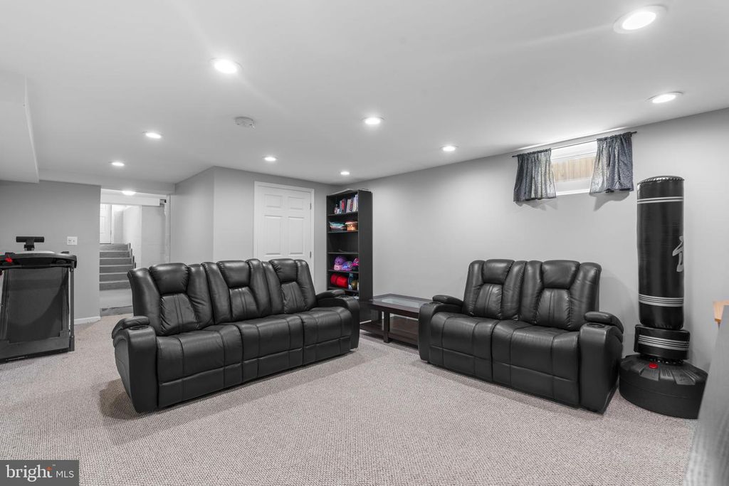 Image 32 of property listing at 2843 PENNSYLVANIA AVE, Baltimore, MD 21227