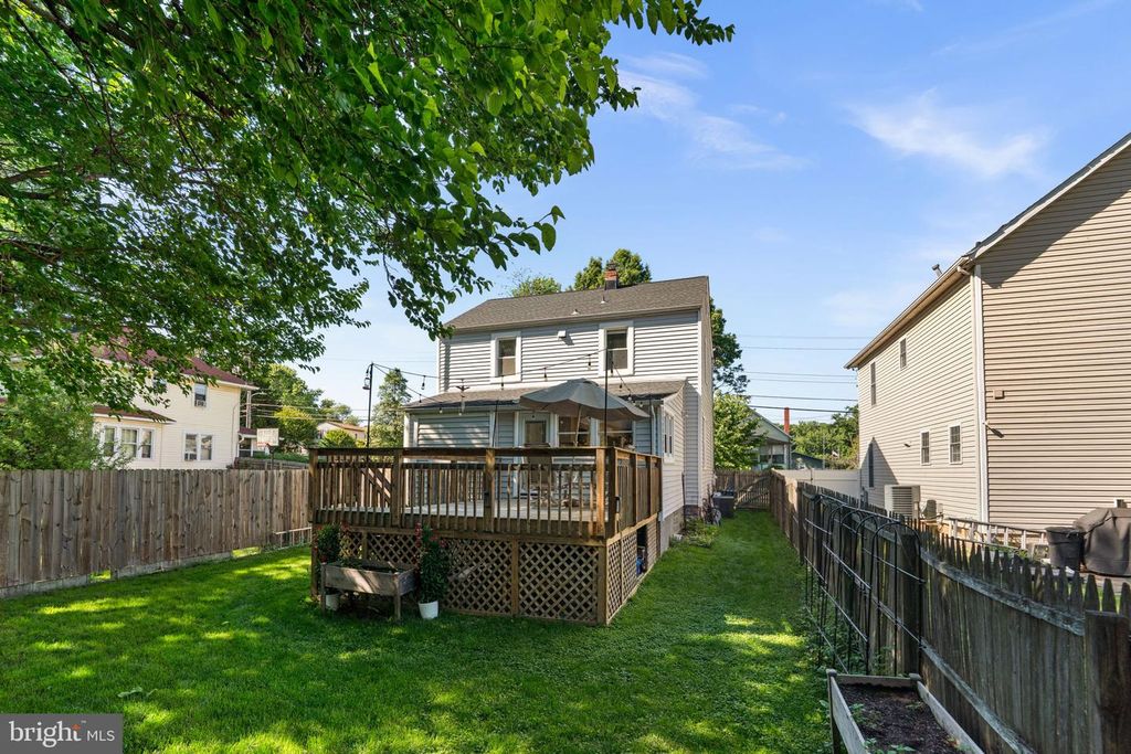 Image 40 of property listing at 2843 PENNSYLVANIA AVE, Baltimore, MD 21227