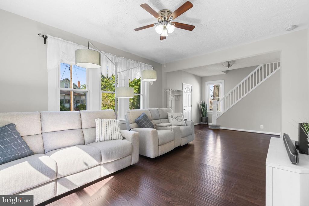 Image 7 of property listing at 2843 PENNSYLVANIA AVE, Baltimore, MD 21227