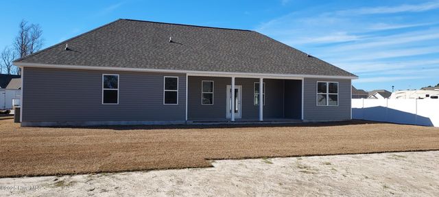 805 Short Row Court, Maysville, NC 28555