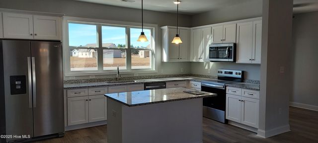 805 Short Row Court, Maysville, NC 28555