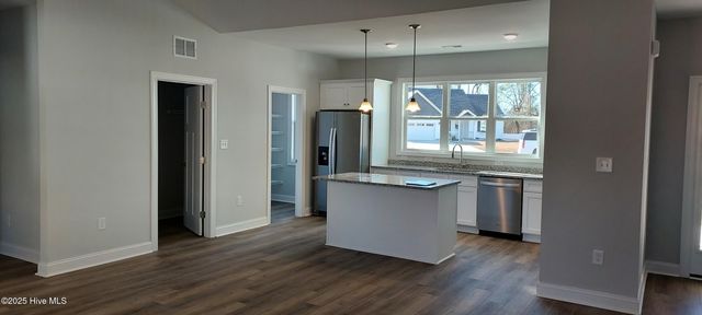 805 Short Row Court, Maysville, NC 28555