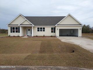 805 Short Row Court, Maysville, NC 28555