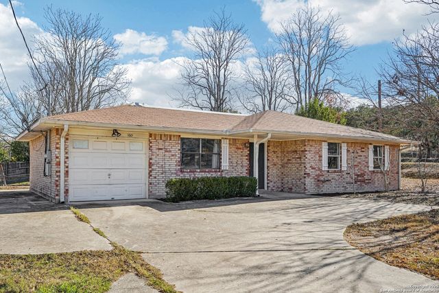 1601 Newton Steet, Kerrville, TX 78028