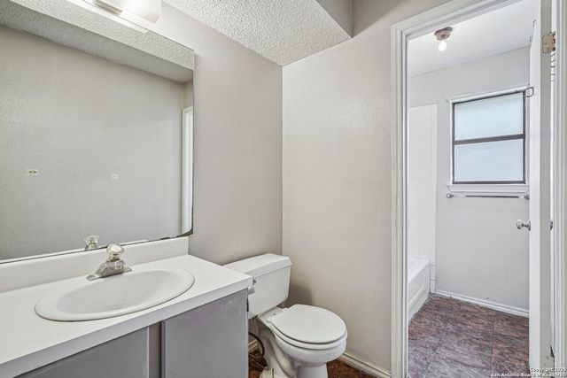 1601 Newton Steet, Kerrville, TX 78028