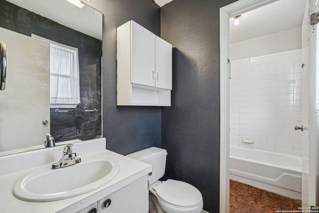 1601 Newton Steet, Kerrville, TX 78028