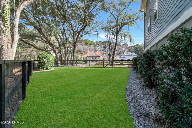 15 Paddocks Boulevard, Hilton Head Island, SC 29926