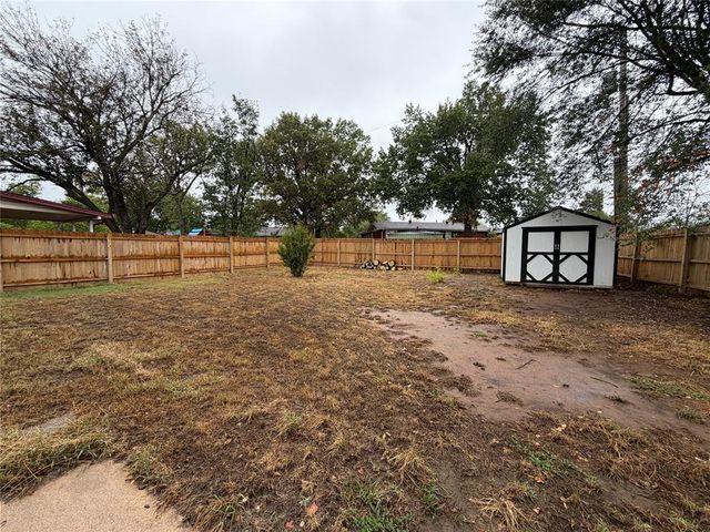 11 Osage Drive, Shawnee, OK 74801