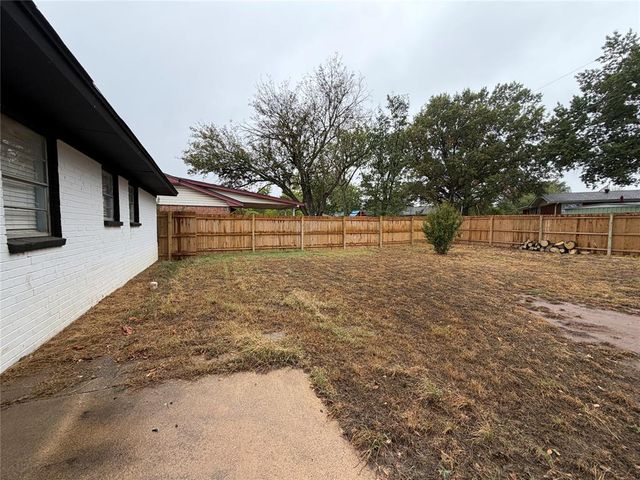 11 Osage Drive, Shawnee, OK 74801