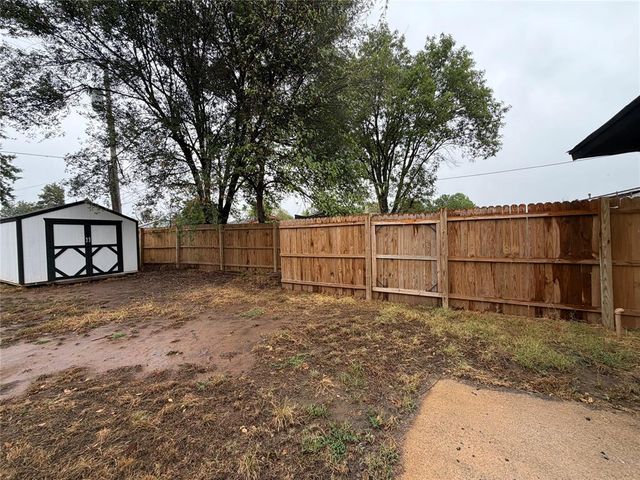 11 Osage Drive, Shawnee, OK 74801