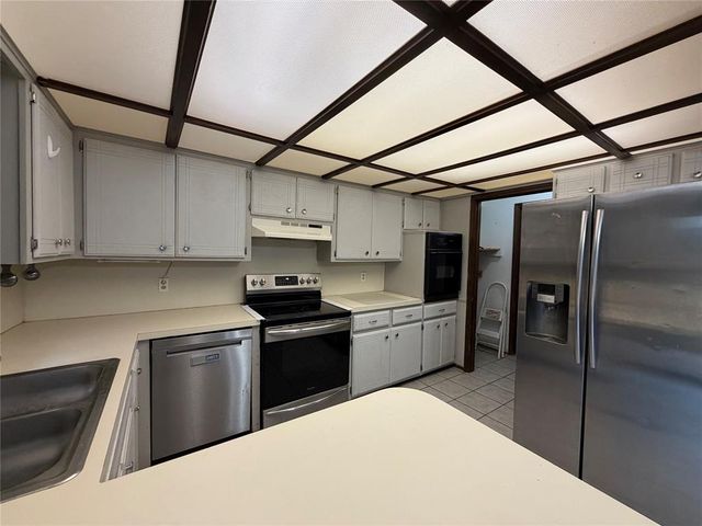 11 Osage Drive, Shawnee, OK 74801