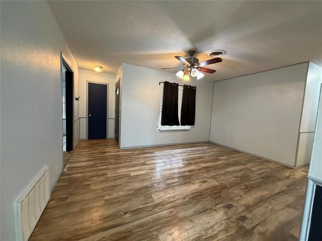 11 Osage Drive, Shawnee, OK 74801
