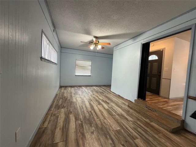 11 Osage Drive, Shawnee, OK 74801