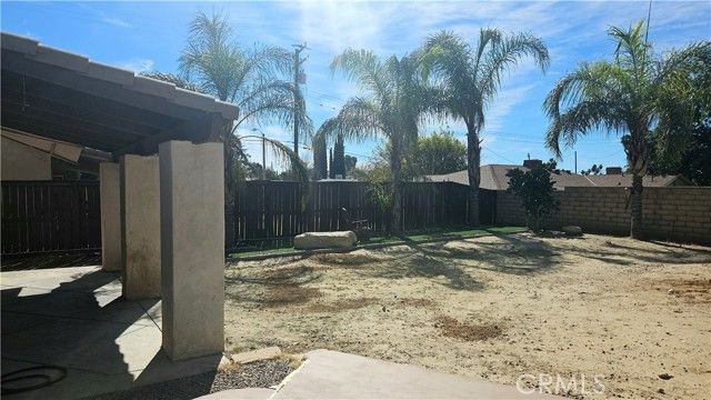 511 N Girard, Hemet, CA 92544