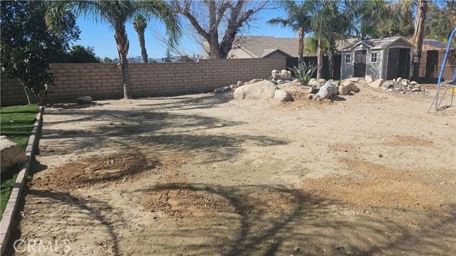 511 N Girard, Hemet, CA 92544
