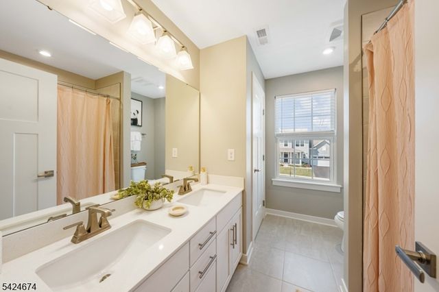 15 Esposito Ln, Roxbury Twp., NJ 07850