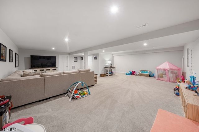 15 Esposito Ln, Roxbury Twp., NJ 07850