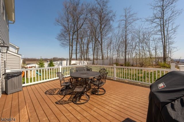 15 Esposito Ln, Roxbury Twp., NJ 07850