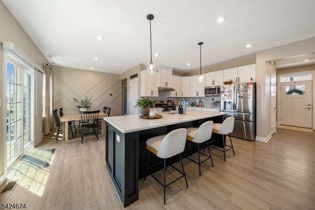 15 Esposito Ln, Roxbury Twp., NJ 07850