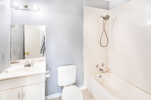 212 N Pine St, Marvell, AR 72366