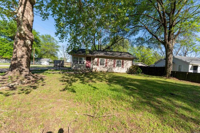 212 N Pine St, Marvell, AR 72366