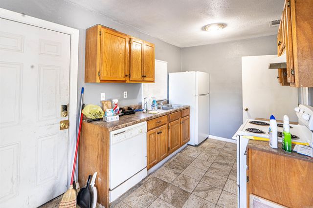 212 N Pine St, Marvell, AR 72366