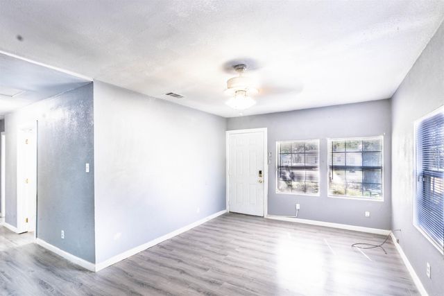 212 N Pine St, Marvell, AR 72366