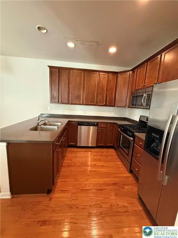 1805 Hemming Way, South Whitehall Twp, PA 18069