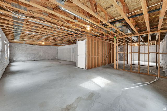 7494 S WOOD FARMS DR, West Jordan, UT 84084