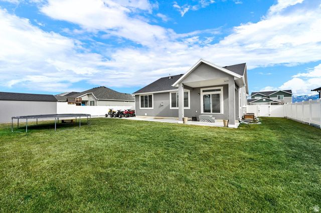 7494 S WOOD FARMS DR, West Jordan, UT 84084