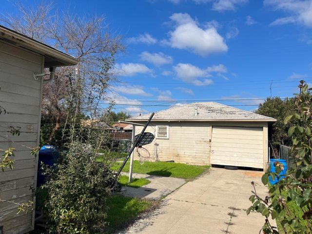 2018 Mary Street, Sanger, CA 93657
