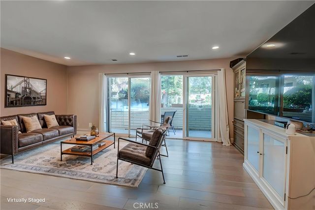 805 Ronda Mendoza B, Laguna Woods, CA 92637