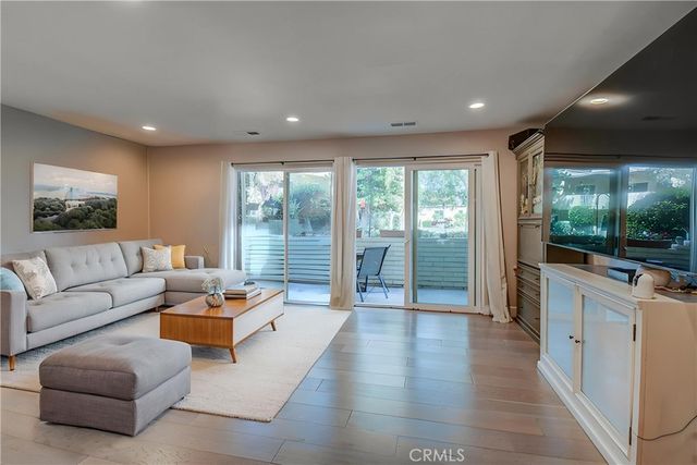 805 Ronda Mendoza B, Laguna Woods, CA 92637