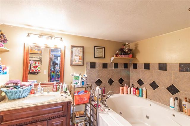 11769 Orrick Road, Excelsior Springs, MO 64024