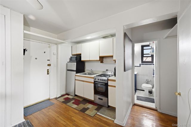 73-11 Bell Boulevard 2C, Oakland Gardens, NY 11364