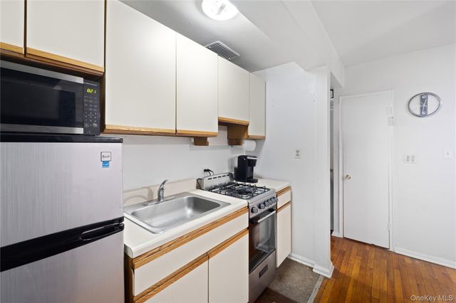 73-11 Bell Boulevard 2C, Oakland Gardens, NY 11364