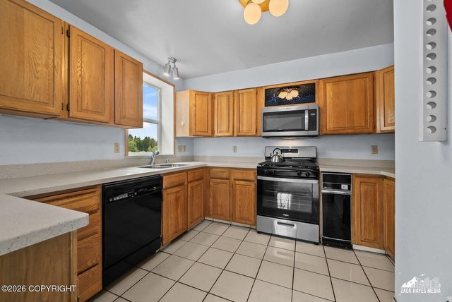 9201 Sea Parrot Circle, Anchorage, AK 99515
