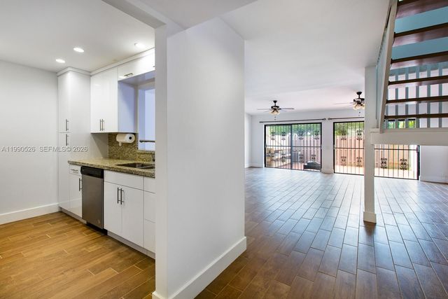 10520 SW 75th Ln, Miami, FL 33173