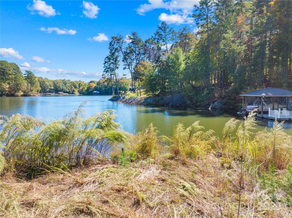 5745 Lake Pointe Drive, Granite Falls, NC 28630