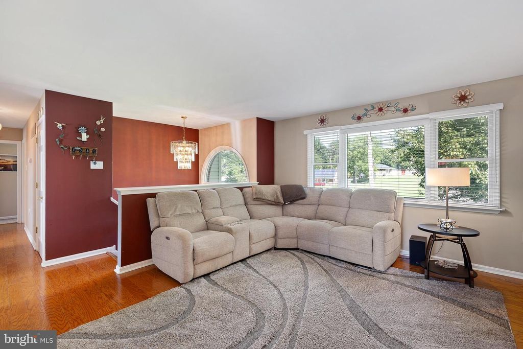 677 MEETINGHOUSE RD, UPPER CHICHESTER, PA 19061 — photo 3