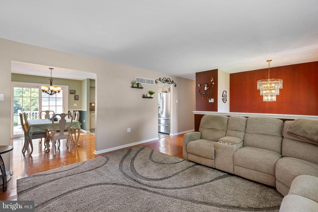 677 MEETINGHOUSE RD, UPPER CHICHESTER, PA 19061 — photo 4