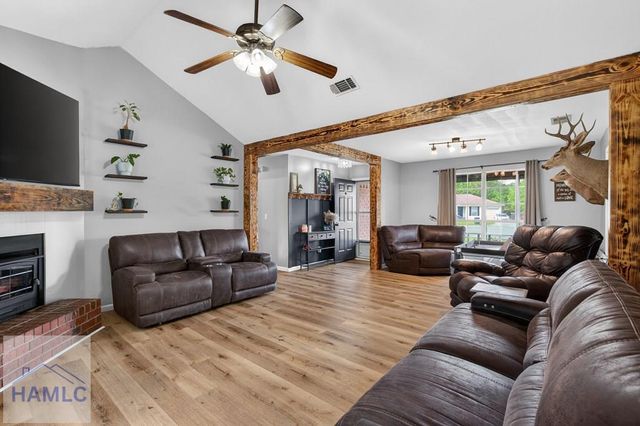 933 Gulfstream Road, Hinesville, GA 31313