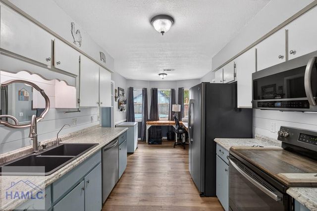 933 Gulfstream Road, Hinesville, GA 31313