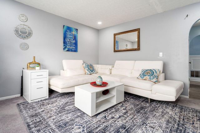2868 Blue Moon Drive, Columbus, OH 43232
