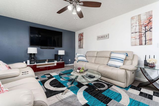 2868 Blue Moon Drive, Columbus, OH 43232