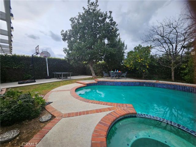 5735 Stonecrest, Agoura Hills, CA 91301