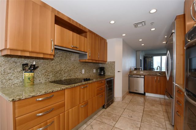 2051 SE 3rd Street 509, Deerfield Beach, FL 33441